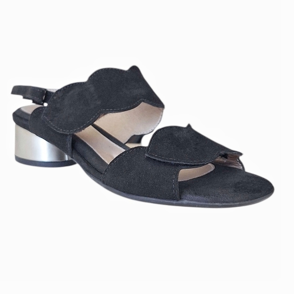 BeautiFeel Elsie Black Suede Scallo ped Sandals Low Heel Luxury EU 37  US 6.5